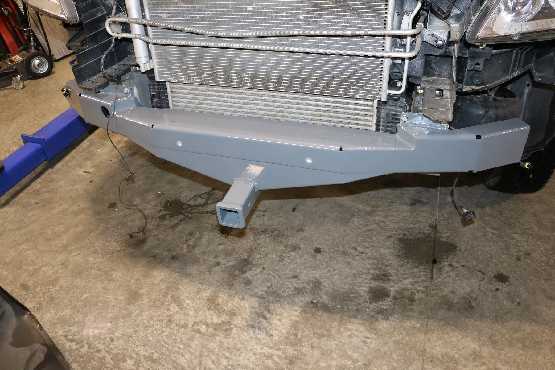 FRONT RECEIVER HITCH - SPRINTER (2014 ) by VAN COMPASS