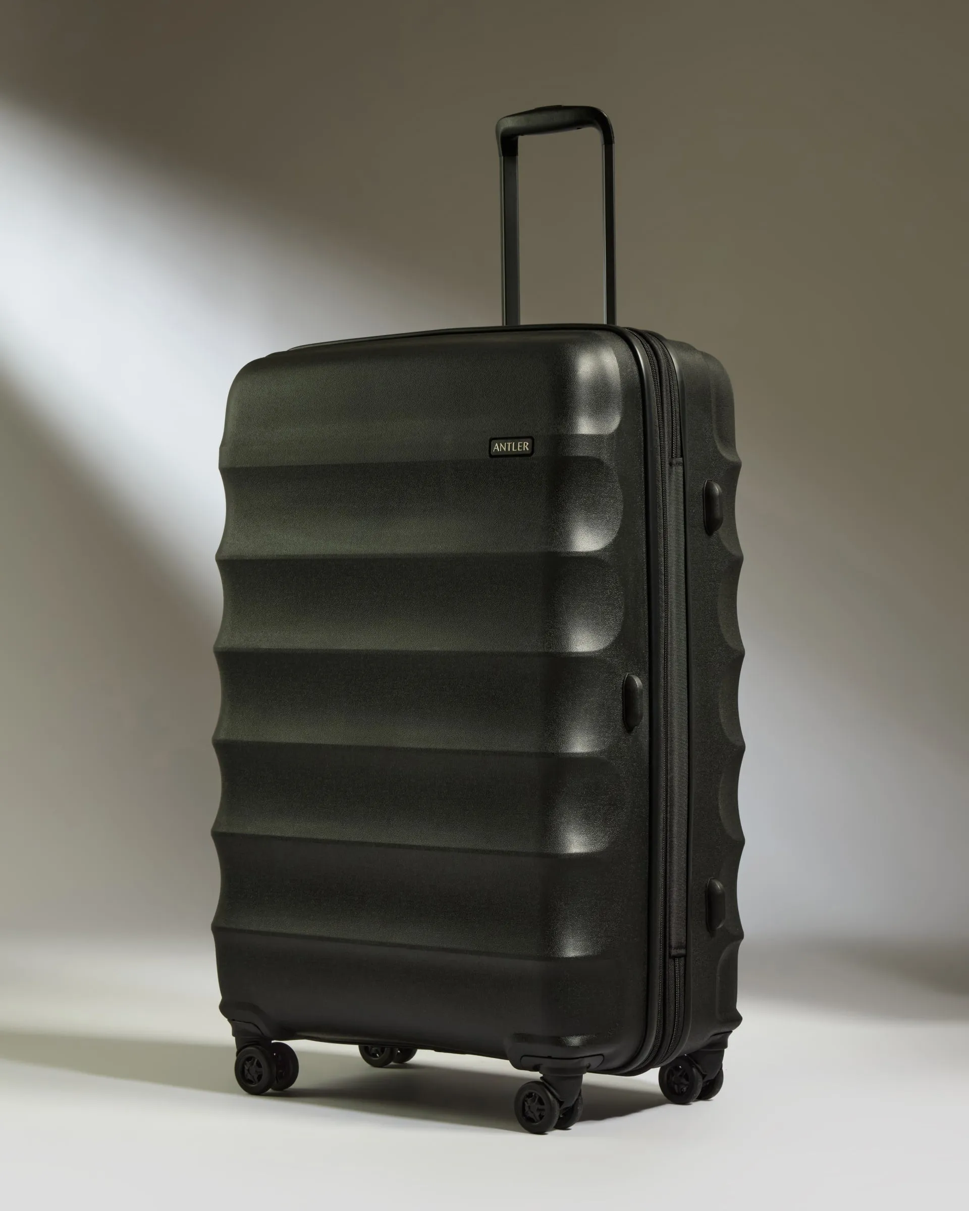 Juno Expandable Carry-on Luggage Set in Black