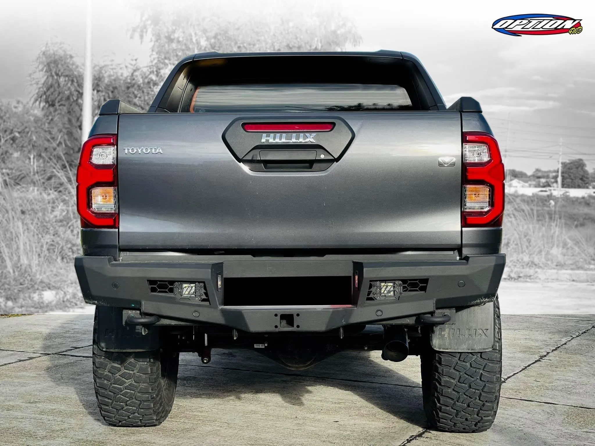 N80 TOYOTA HILUX REAR BAR & TOW HITCH ( 2015-2024 )