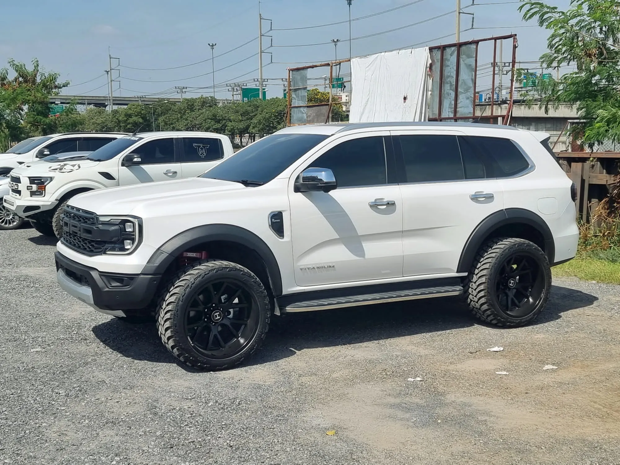 NEXT-GEN EVEREST RAPTOR WIDE BODY KIT, FRONT BUMPER & REAL RAPTOR GRILL