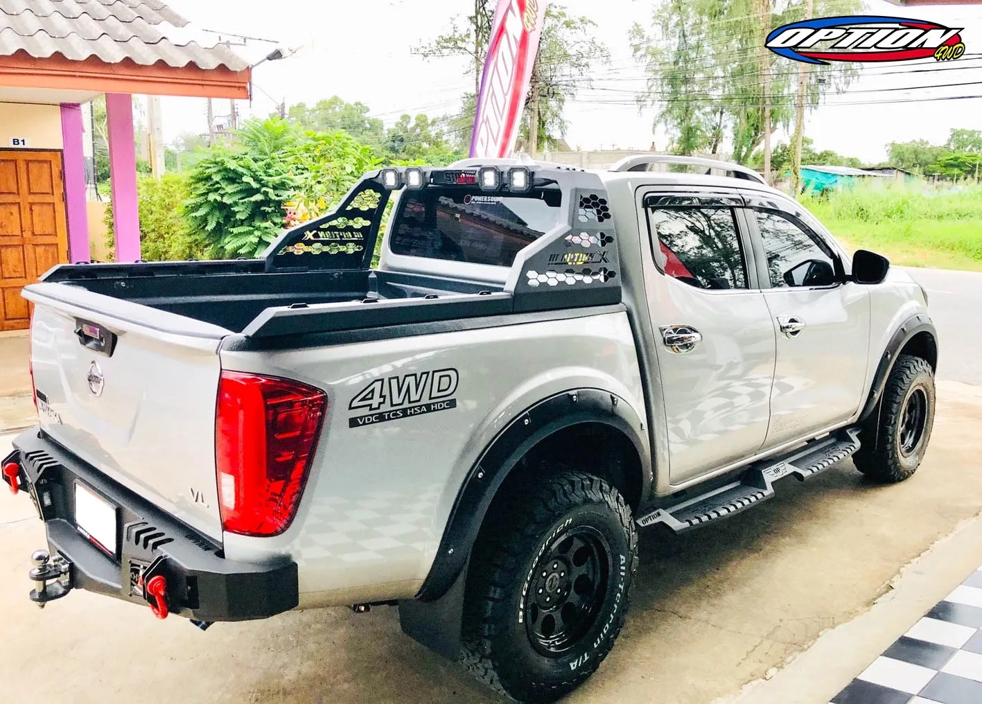 NISSAN NAVARA 2015-2019 REAR BAR WITH 2" HITCH ( SPORT )