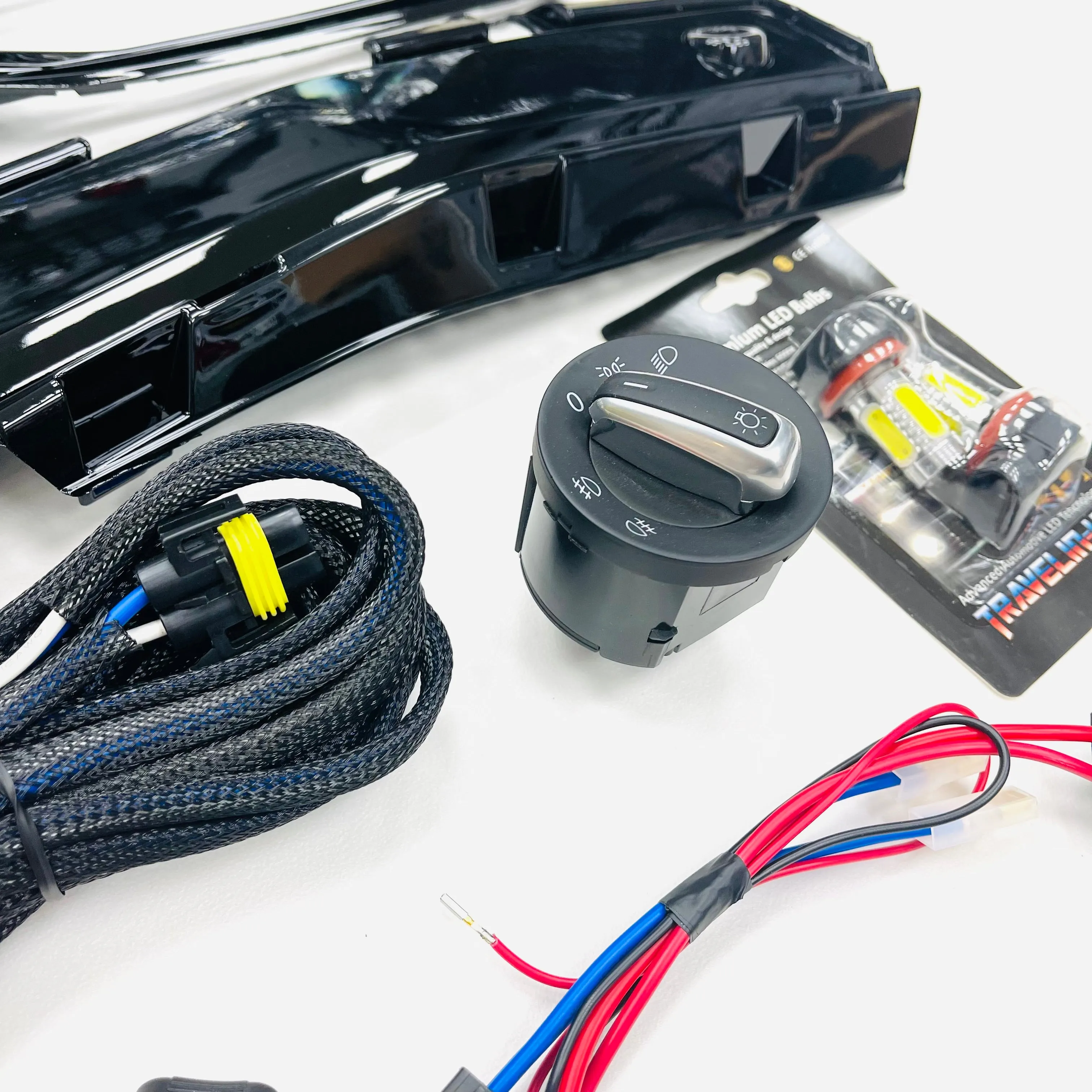 T6 LED Fog Light Kit With Gloss Black Covers