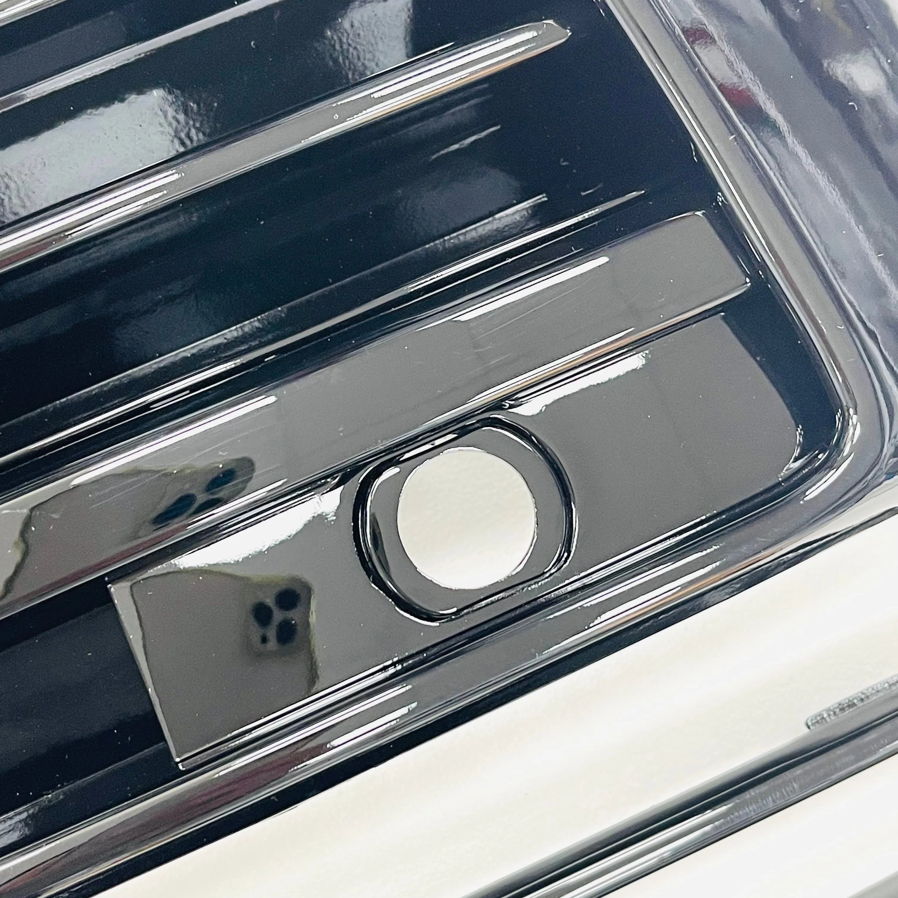 T6 Lower Gloss Black Grilles 3pcs For Vehicles With Parking sensors 15 Onwards